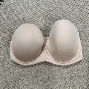 Wacoal Cream Seamless Strapless Bra with Contour